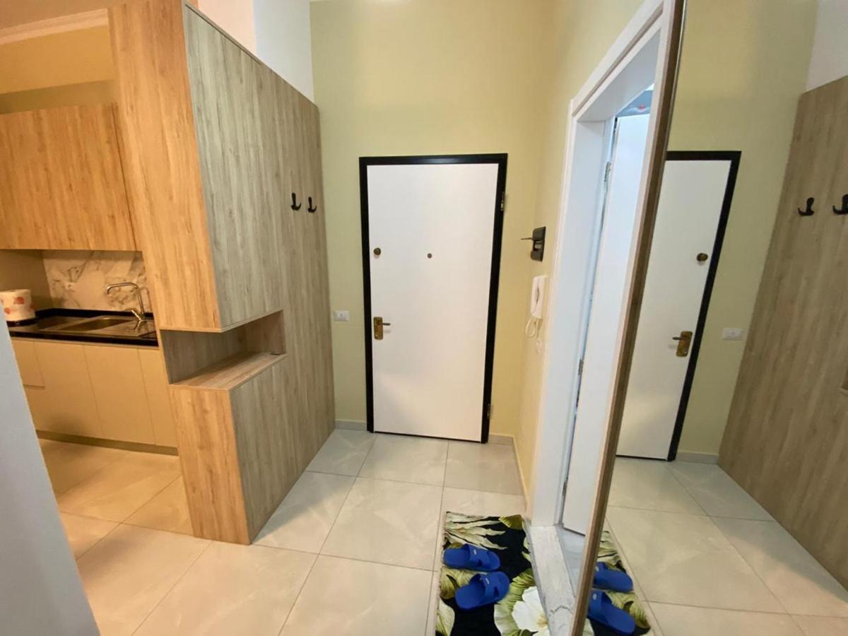Vlorë Kevin'S Lungomare Apartment מראה חיצוני תמונה