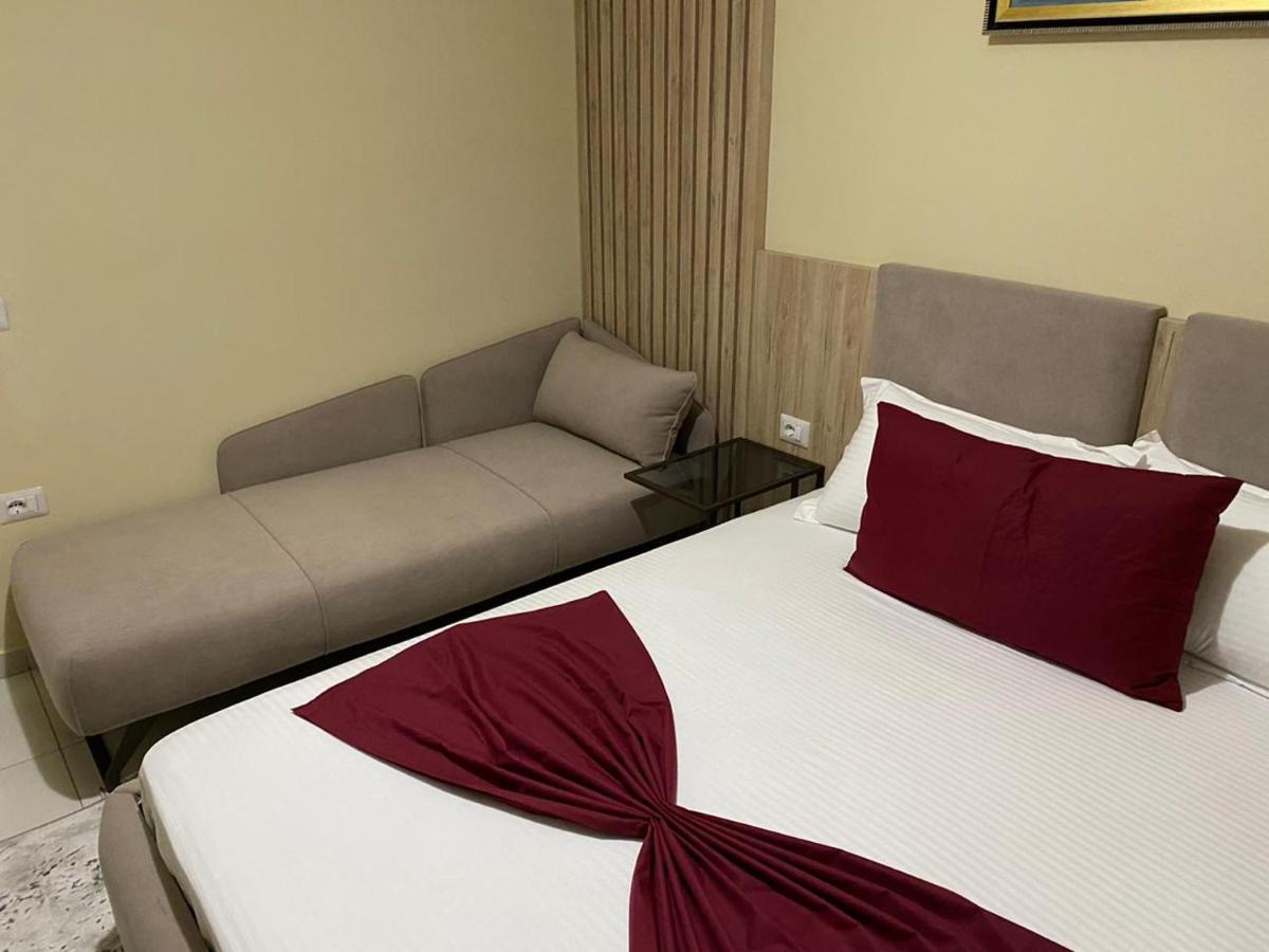 Vlorë Kevin'S Lungomare Apartment מראה חיצוני תמונה