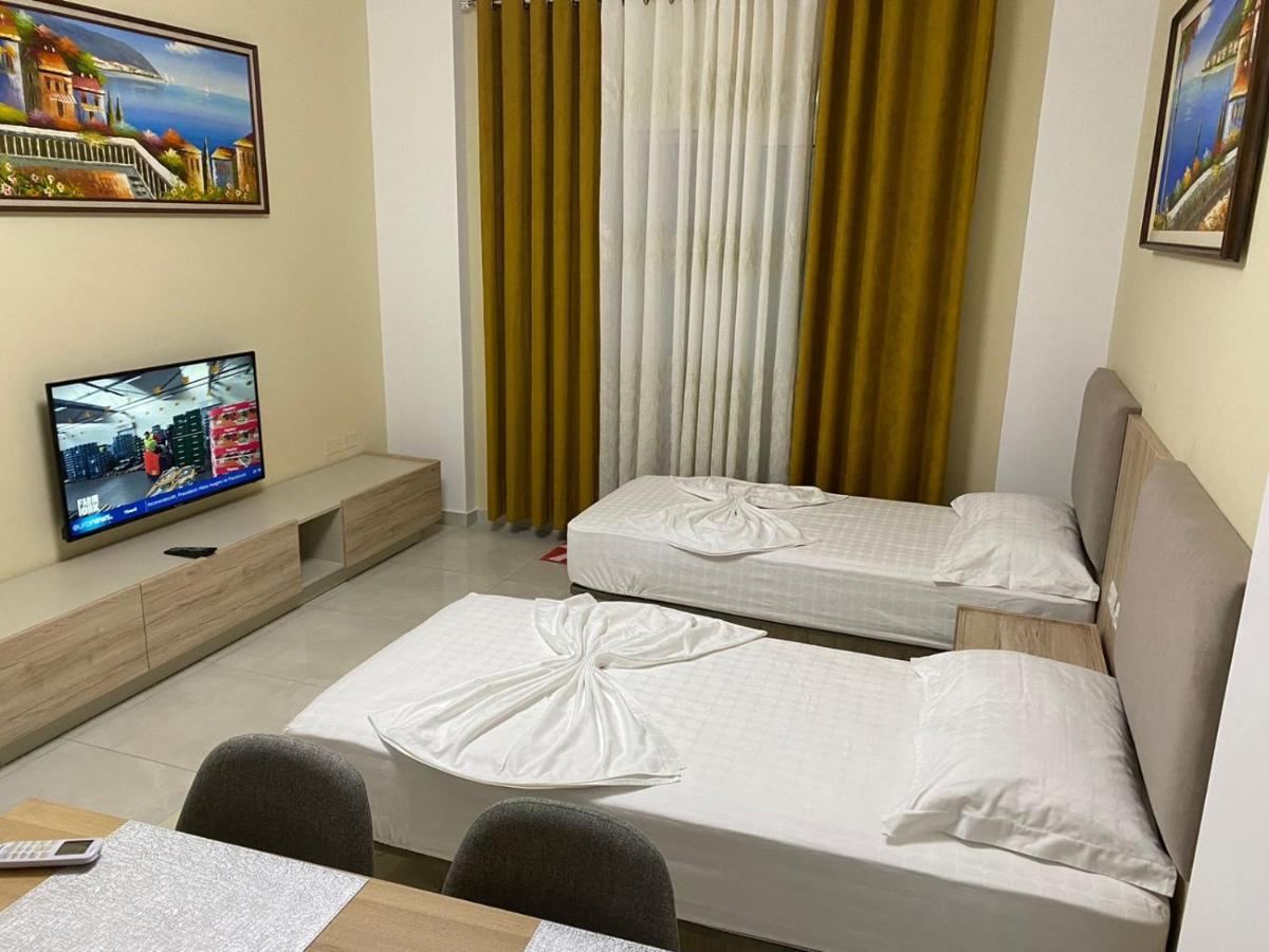 Vlorë Kevin'S Lungomare Apartment מראה חיצוני תמונה